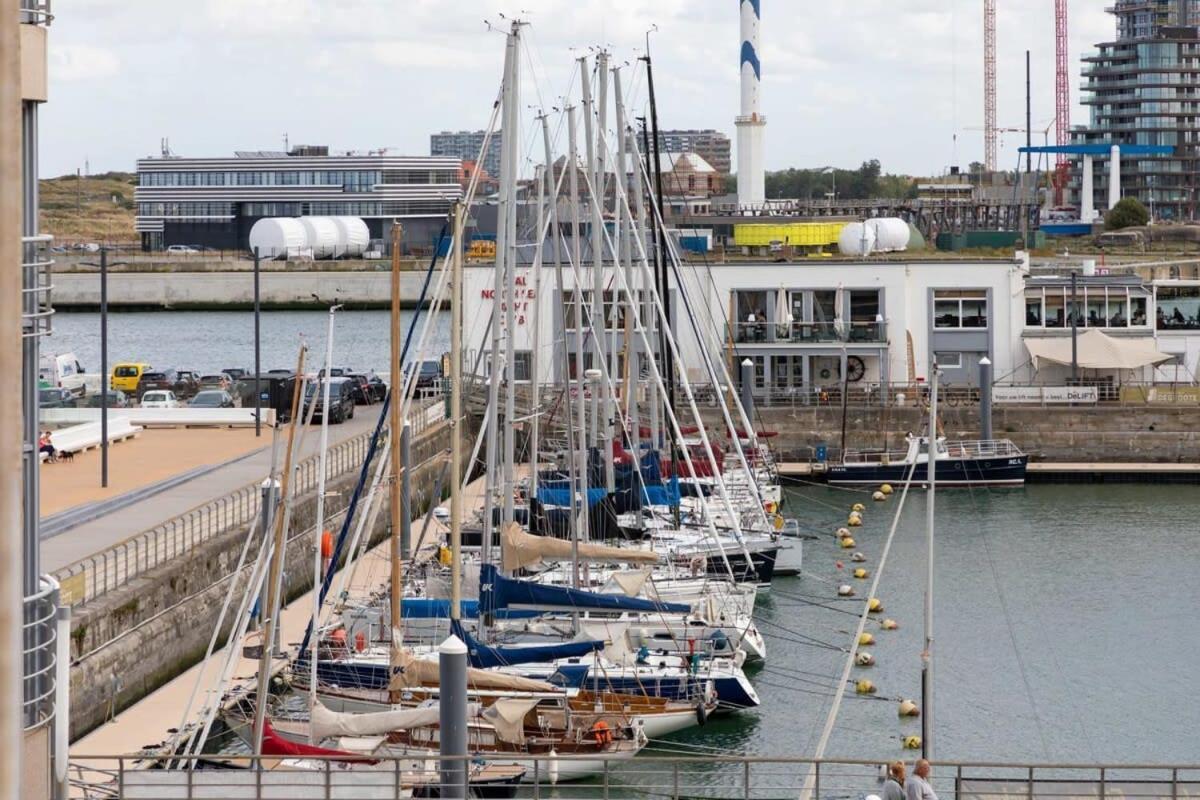 Апартаменты 'Blue Sea' - Studio In Ostend With Private Parking Экстерьер фото